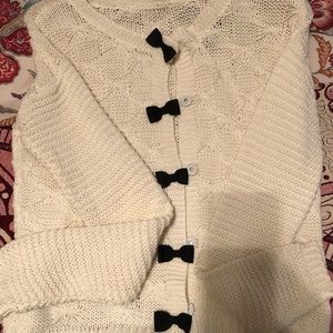 Jessica Simpson sweater
